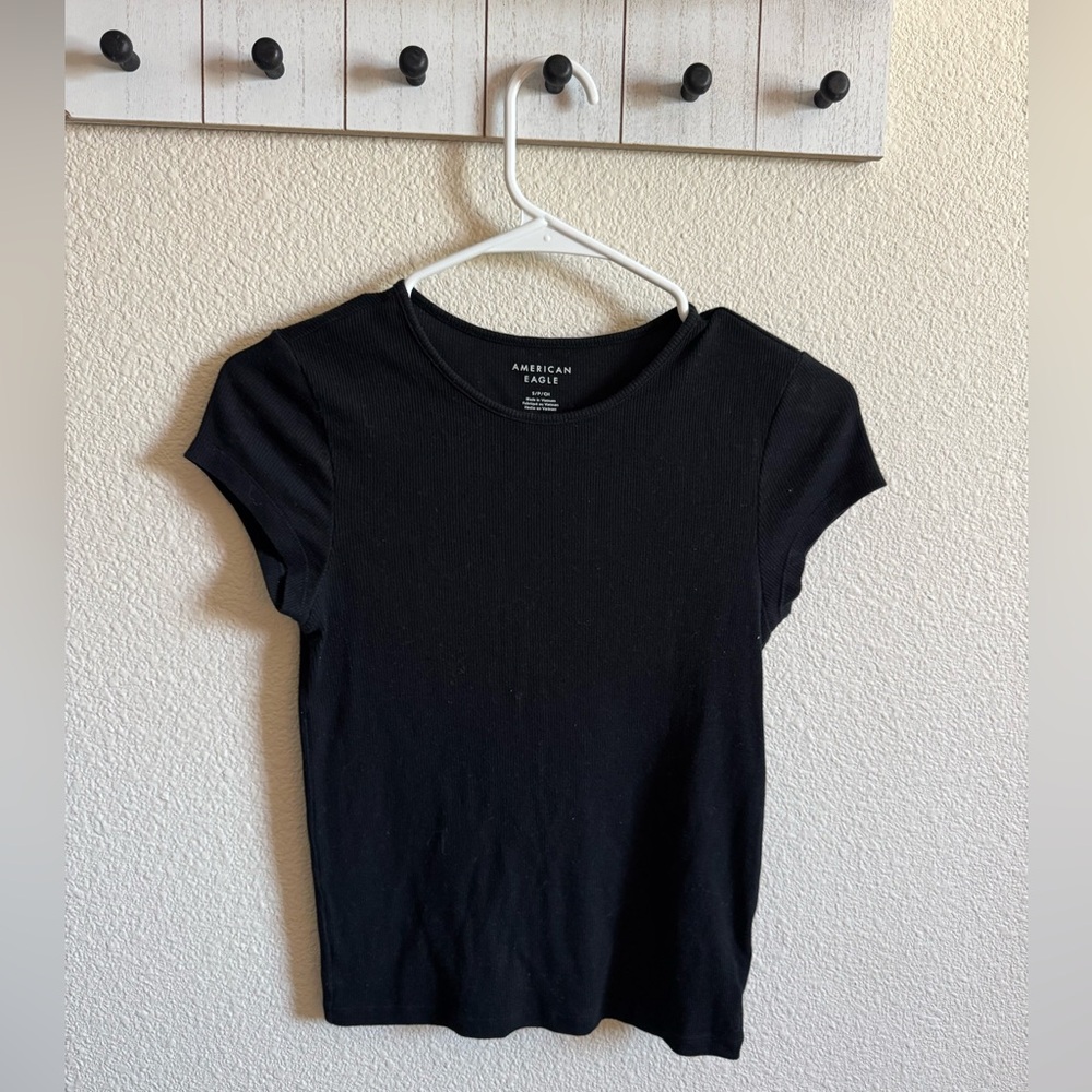 American Eagle Outfitters Black Short Sleeve Ribbed Crewneck Tee